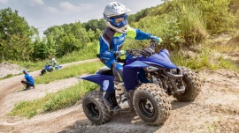 2021 Yamaha YFZ50 EU Racing Blue Action 002 03 min