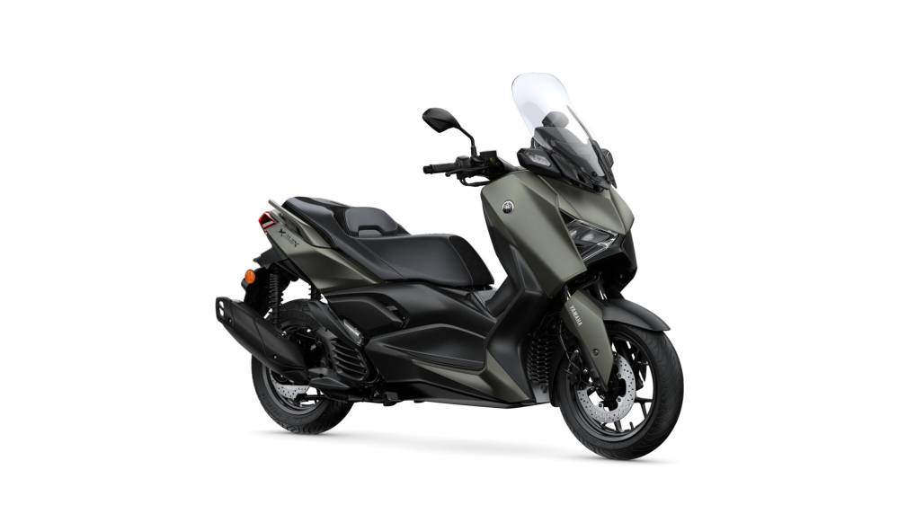 Yamaha XMAX 125 en Madrid en color TECH KAMO